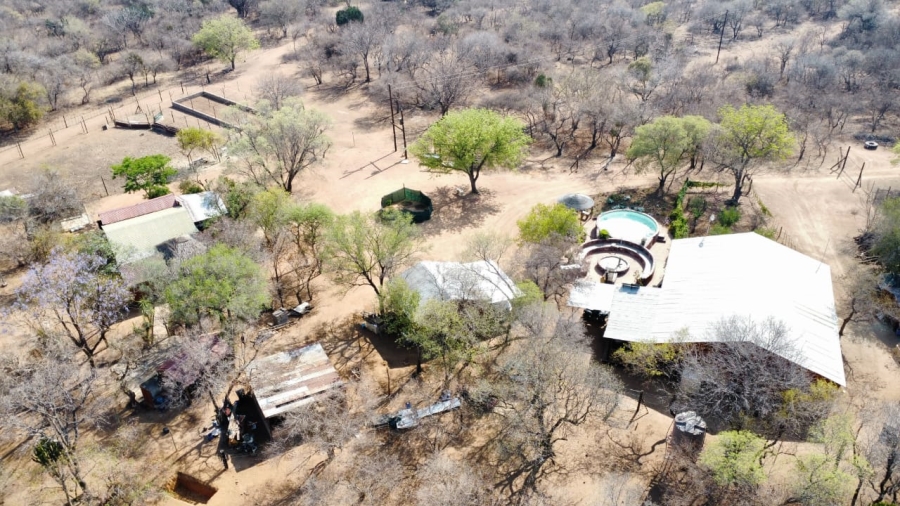 6 Bedroom Property for Sale in Zoutpansdrift North West